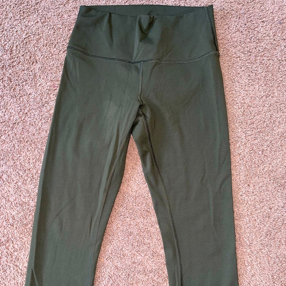 Lululemon cropped pants